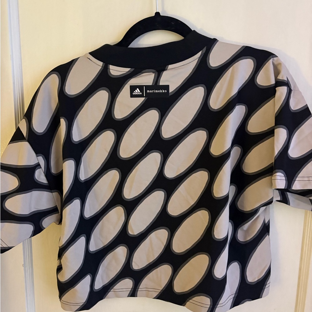 Adidas Black and Cream Graphic Tee - Picture 2 of 4